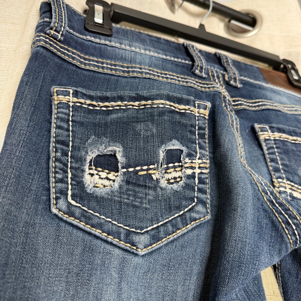 BKE Stella Bootcut Distressed Dark Wash Jeans Low Rise Denim Women's 26R 26x31.5 - Picture 5 of 9